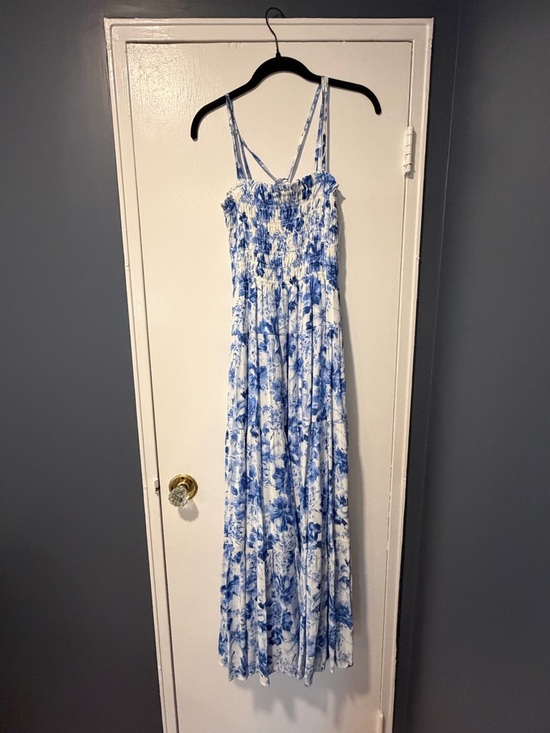 Abercrombie & Fitch Dresses & Skirts - Abercrombie & Fitch Blue and White Floral Maxi Dress
